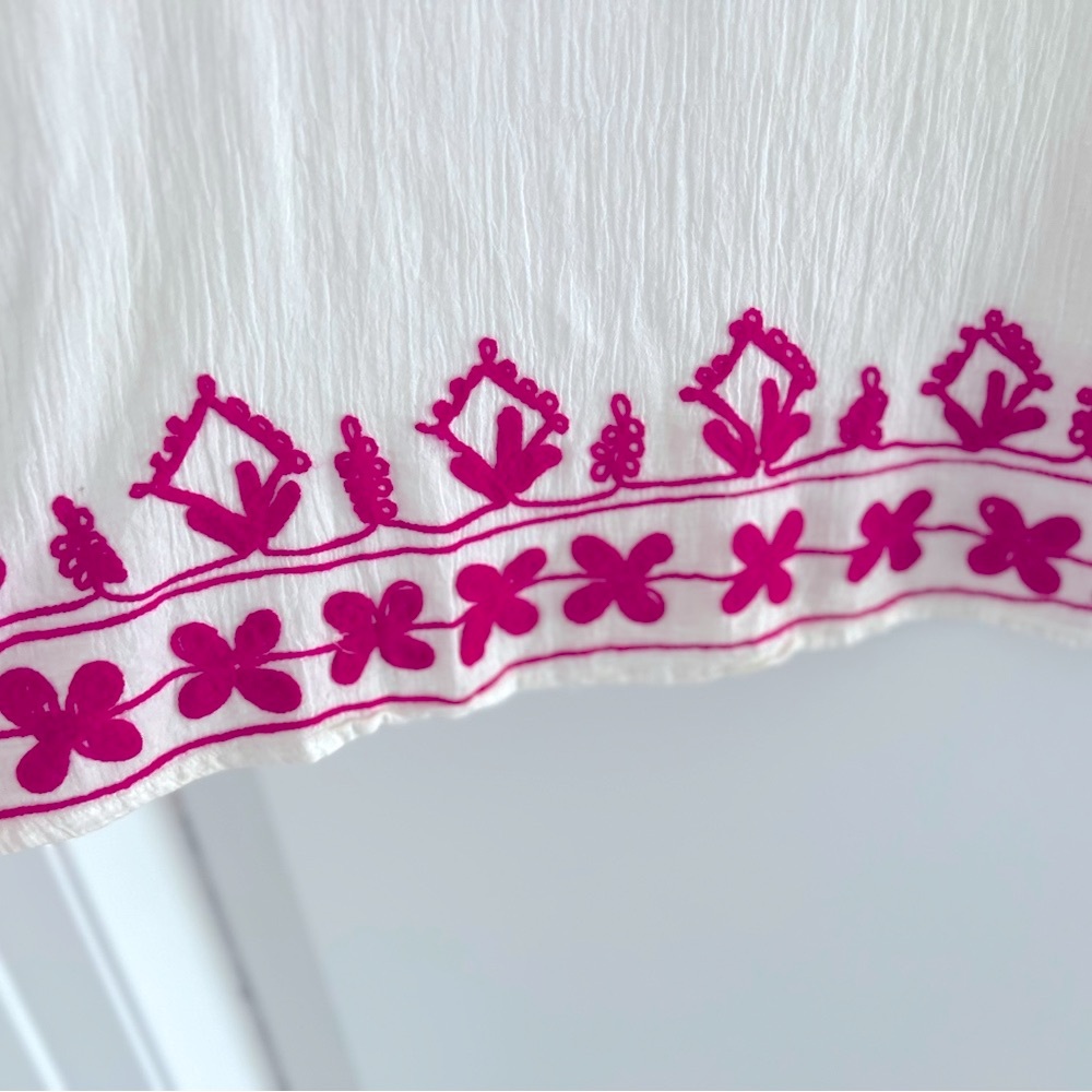 🩷Coverup 🩷Embroidered Floral - White and Fushia. Size S - Picture 6 of 8